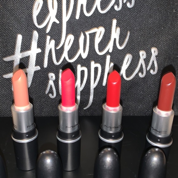 4 MAC mini lipsticks - Picture 4 of 8